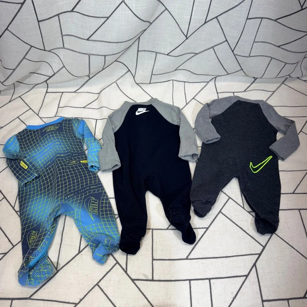 Nike Footed Sleepers Newborn Multicolor 5-Pack Bundle Zip Up Rompers